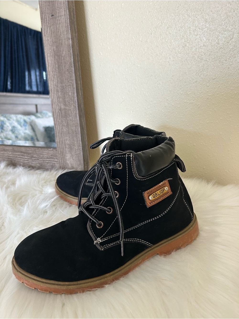 Women's Black Winter Lace-Up Ankle Boots